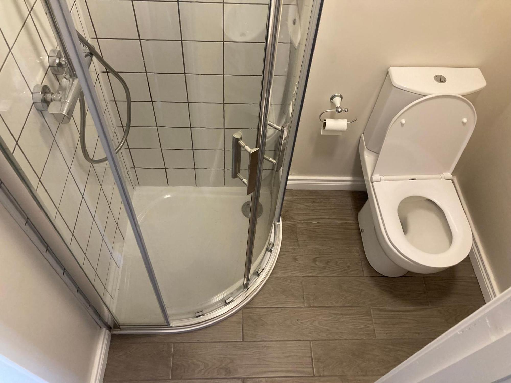 Smart 4K Tvs In All Bedrooms Double Vanity Sink Belfast Eksteriør bilde